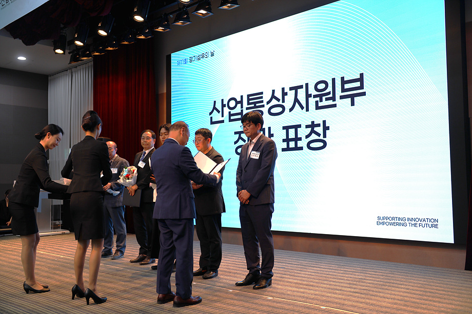 2792클릭하시면 원래크기의 이미지가 보여집니다